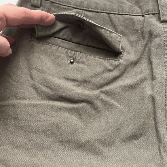 Chaps Tan Cargo Shorts, Size 34 - Picture 12 of 12